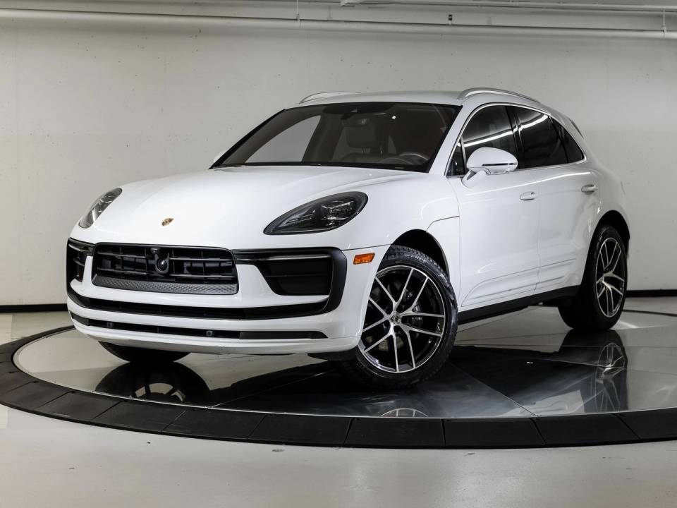 2022 Porsche Macan Base