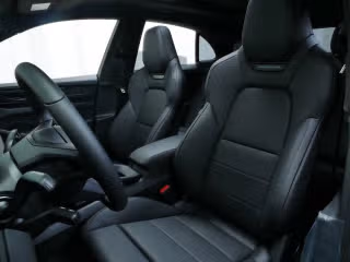 2025 Porsche Macan Turbo Electric - Photo 33