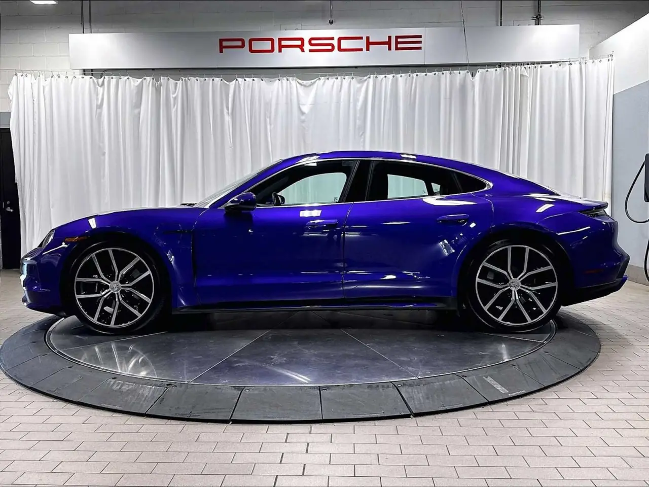2026 Porsche Taycan S - Photo 16