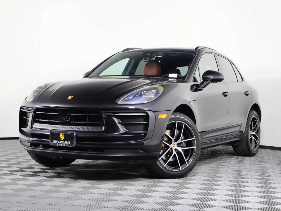 2026 Porsche Macan Base