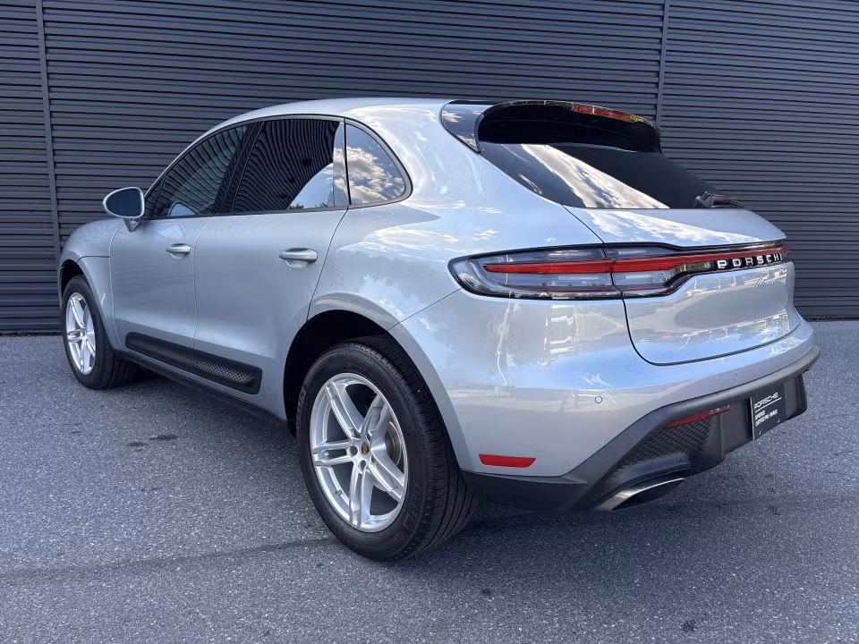2025 Porsche Macan - Photo 19