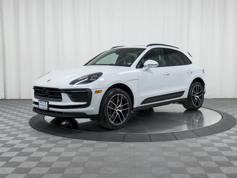 2023 Porsche Macan Base