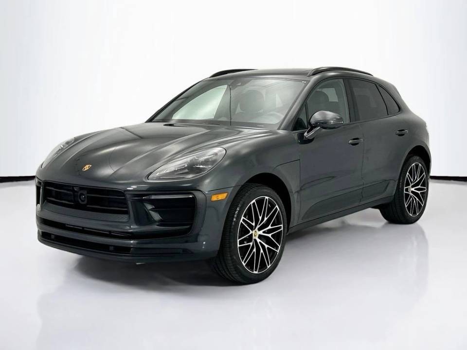 2025 Porsche Macan Base