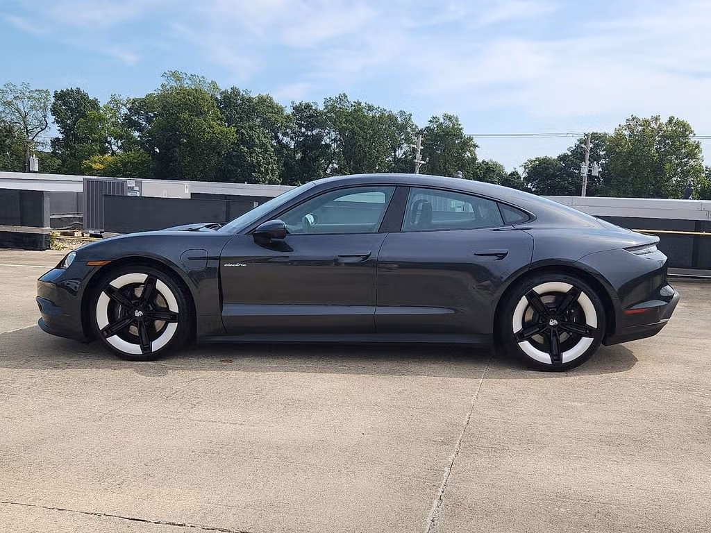 2025 Porsche Taycan Base - Photo 12