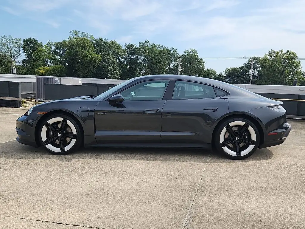 2025 Porsche Taycan Base - Photo 16