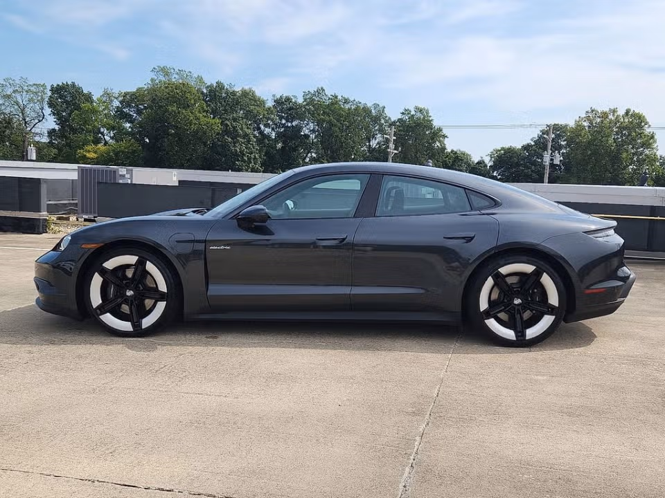 2025 Porsche Taycan Base - Photo 11