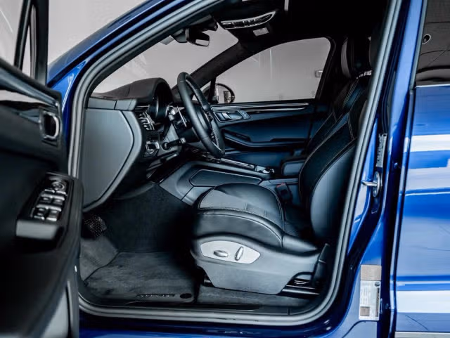 2026 Porsche Macan T - Photo 34