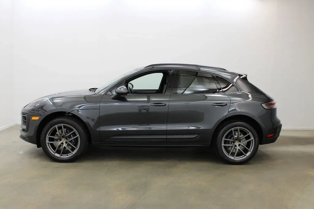 2026 Porsche Macan Base - Photo 16