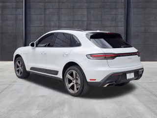 2026 Porsche Macan Base - Photo 17