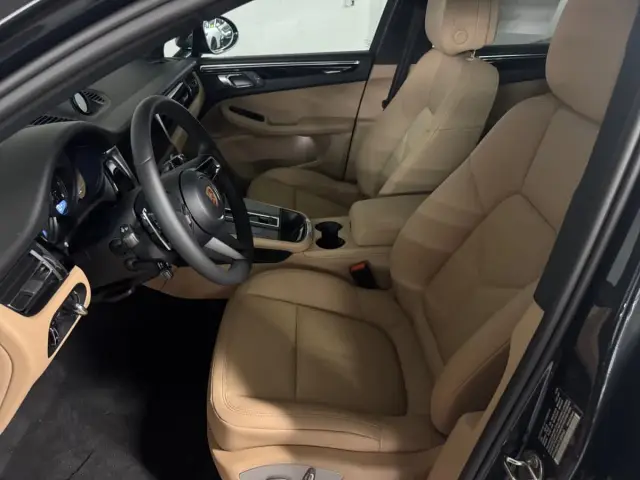 2026 Porsche Macan T - Photo 38