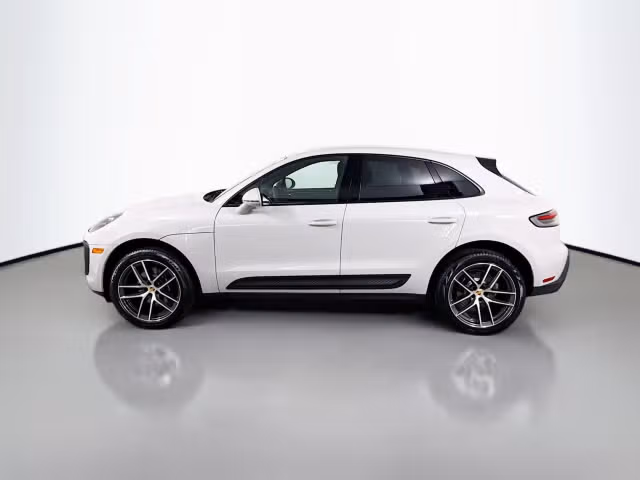 2025 Porsche Macan - Photo 10