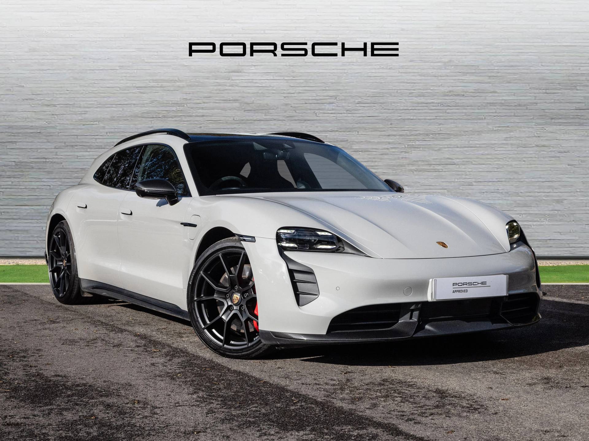 Taycan GTS Sport Turismo, photo 1 of 47