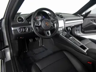 2024 Porsche 718 29