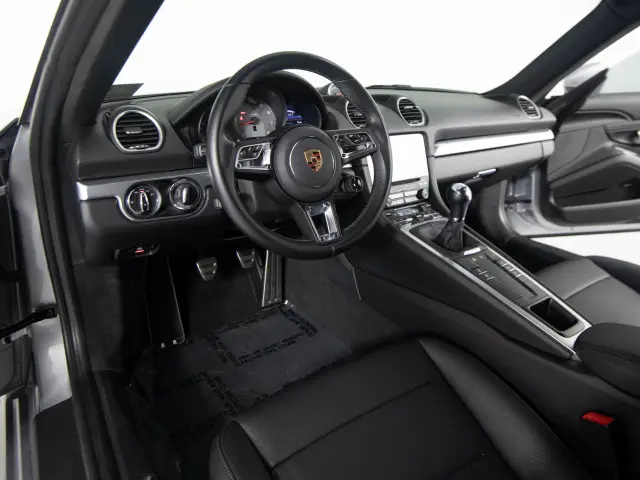 2024 Porsche 718 30