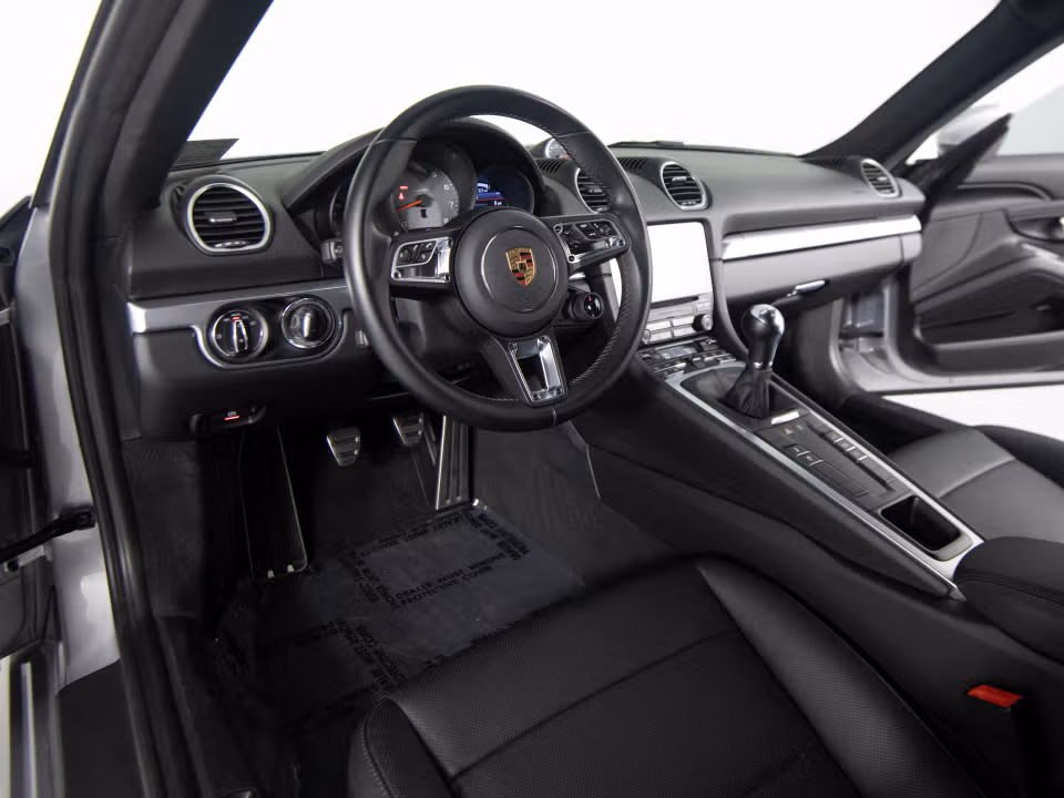 2024 Porsche 718 27