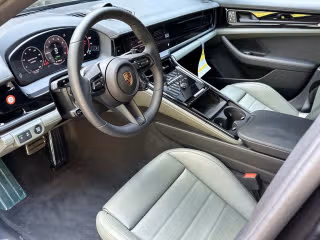 2025 Porsche Panamera 4 E-Hybrid - Photo 25
