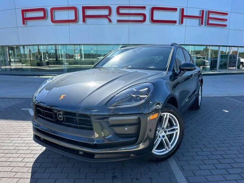 2026 Porsche Macan Base