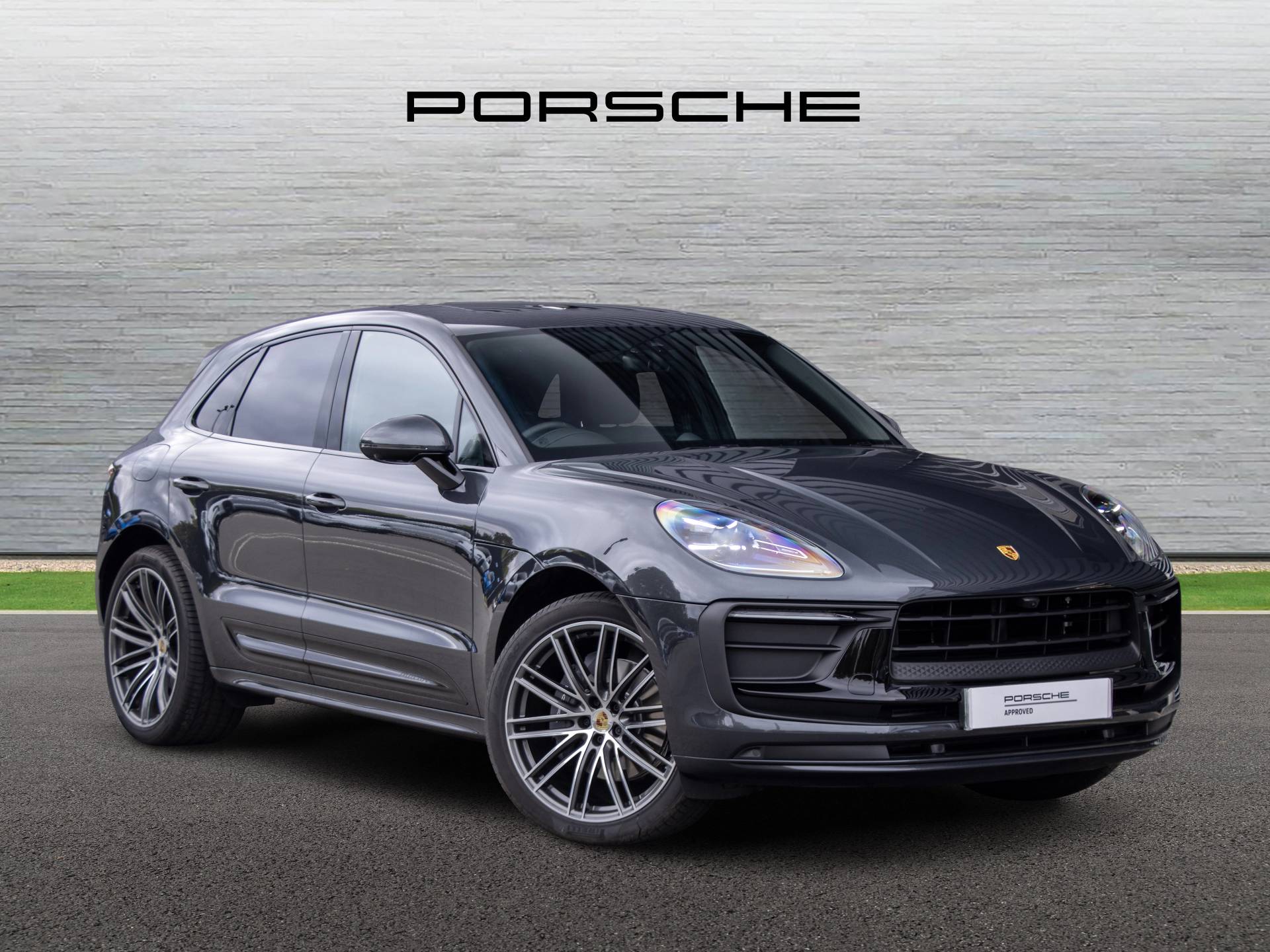 Macan T, photo 1 of 32