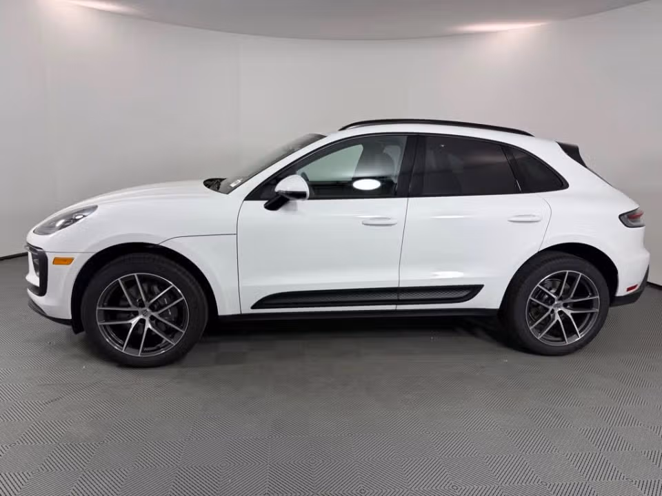 2026 Porsche Macan Base - Photo 11