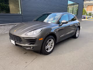 2018 Porsche Macan -'s photo
