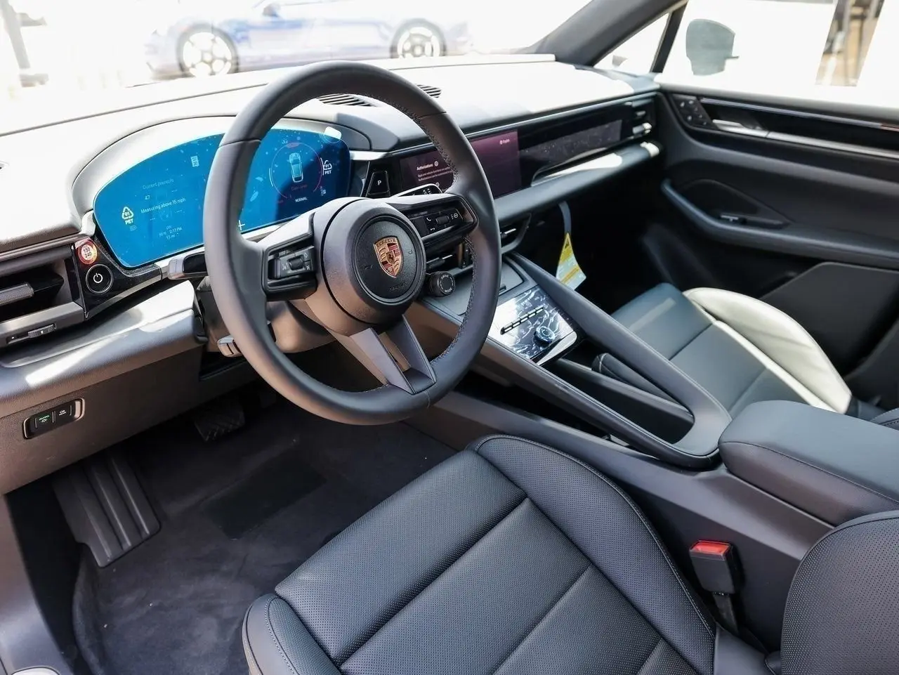 2025 Porsche Macan Base - Photo 32