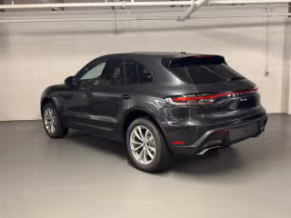 2026 Porsche Macan T - Photo 17