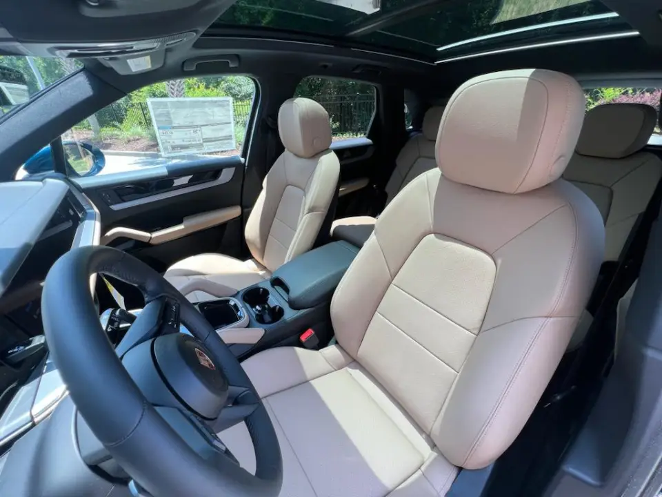 2025 Porsche Cayenne Base - Photo 39