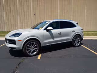 2025 Porsche Cayenne -'s photo