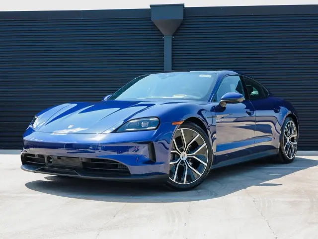 2025 Porsche Taycan Base - Photo 6