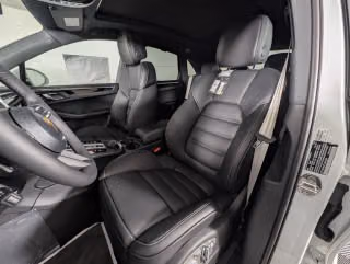 2026 Porsche Macan S - Photo 33