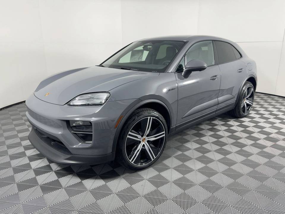 2026 Porsche Macan Base