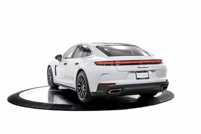 2026 Porsche Panamera 4 E-Hybrid - Photo 18
