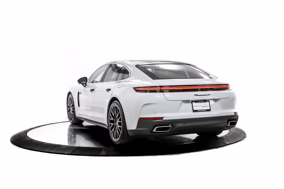 2026 Porsche Panamera 4 E-Hybrid - Photo 19
