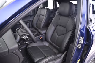 2026 Porsche Macan T - Photo 33