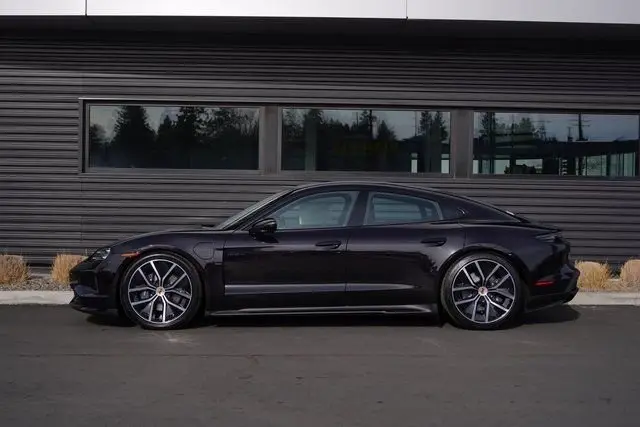2026 Porsche Taycan Base - Photo 16