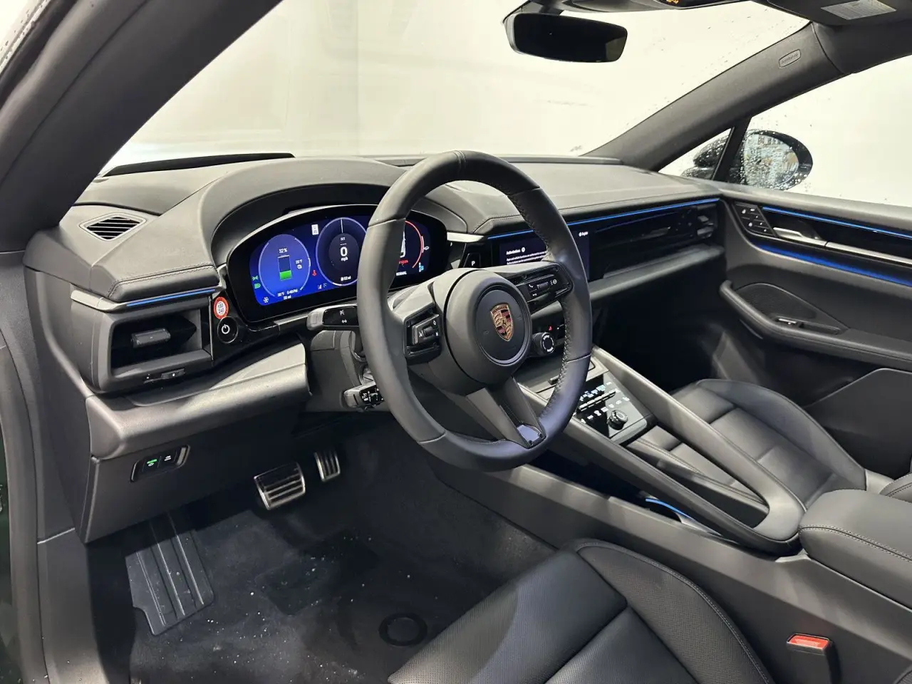 2025 Porsche Macan S - Photo 40