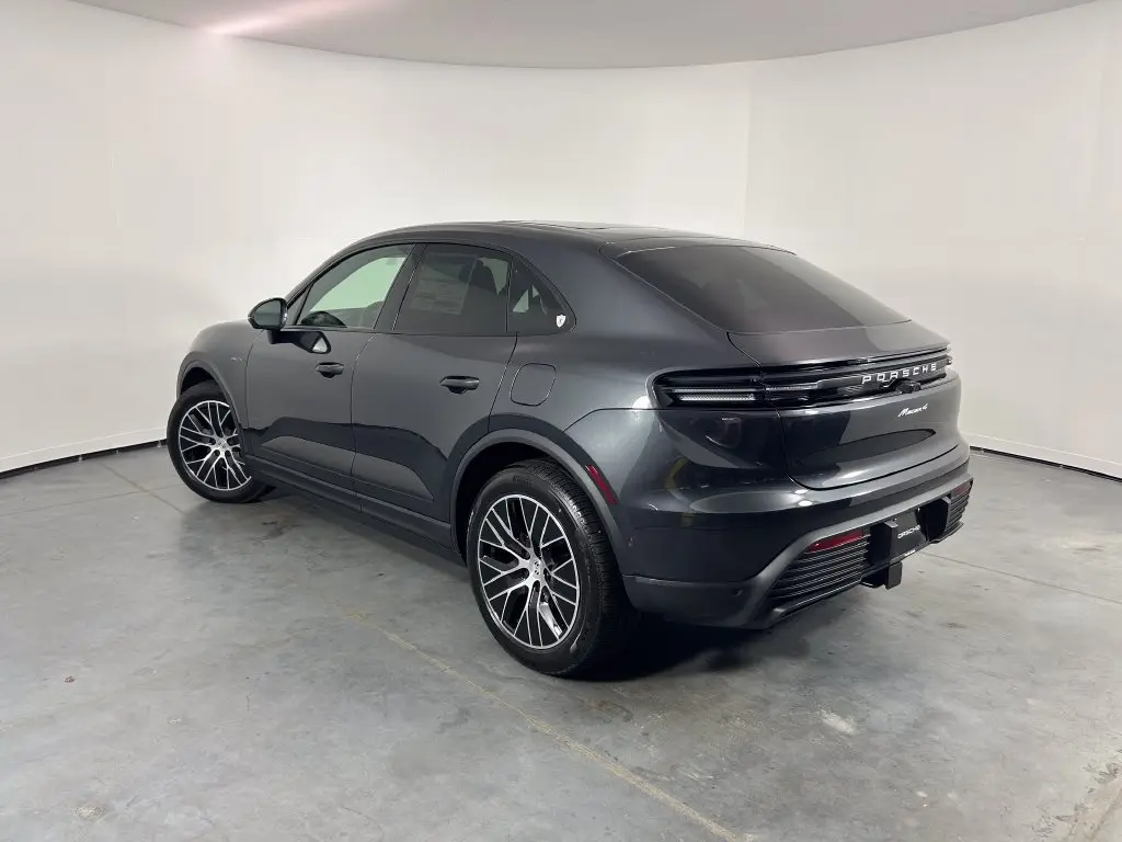 2026 Porsche Macan Base - Photo 24