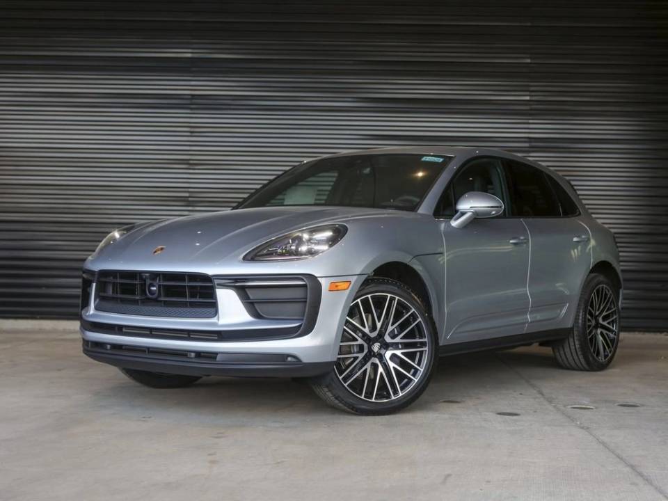 2026 Porsche Macan Base