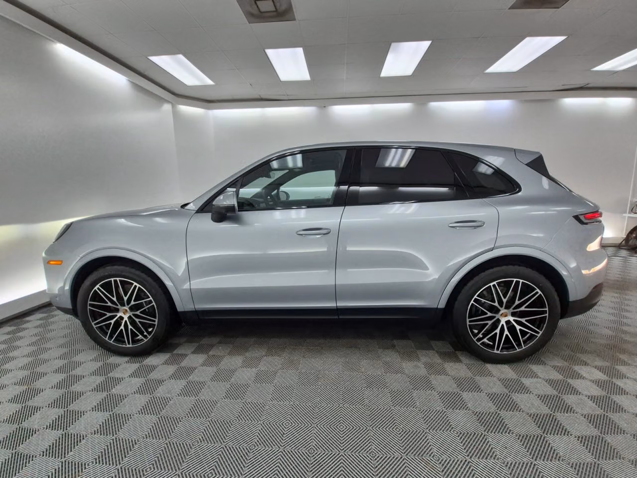 2026 Porsche Cayenne Base - Photo 12