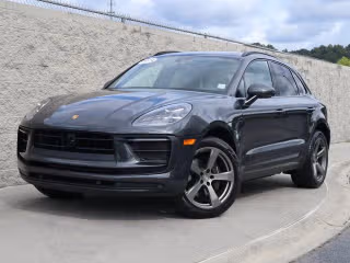 2024 Porsche Macan's photo