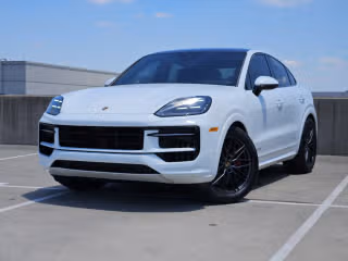 2025 Porsche Cayenne GTS's photo