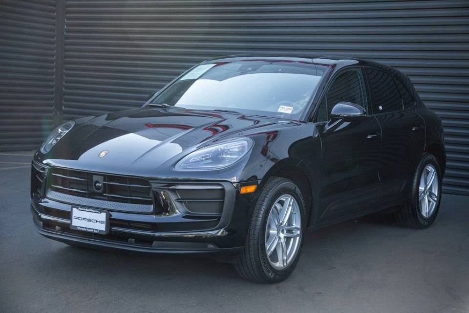 2023 Porsche Macan T