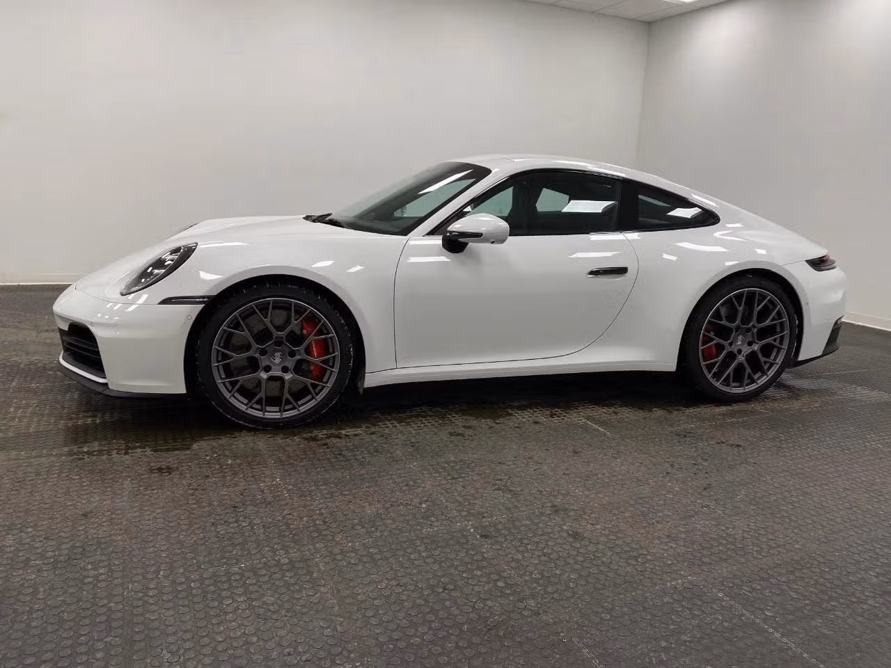 2026 Porsche 911 S - Photo 12