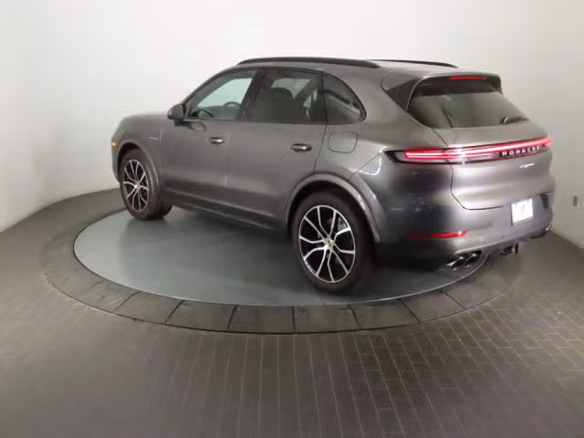 2026 Porsche Cayenne E-Hybrid - Photo 18