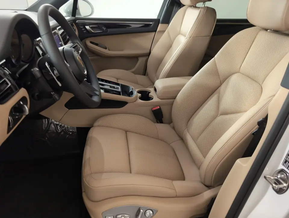 2026 Porsche Macan T - Photo 39