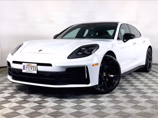 2024 Porsche Panamera 4's photo