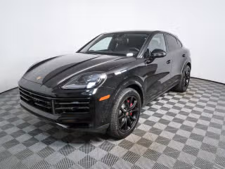 2026 Porsche Cayenne S's photo