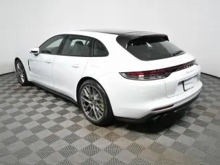 2023 Porsche Panamera 4 E-Hybrid - Photo 21