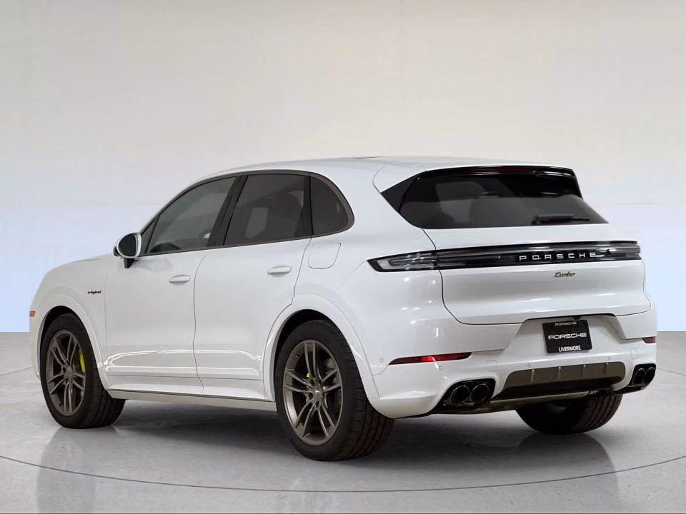 2026 Porsche Cayenne Turbo E-Hybrid - Photo 19