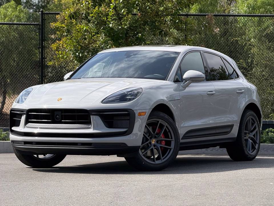 2026 Porsche Macan